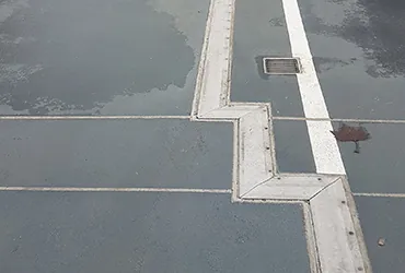 Systemy dylatacyjne w galeriach handlowych – trwałość, bezpieczeństwo i estetyka